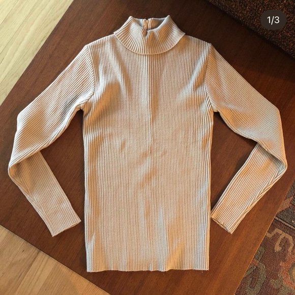 Finest Quality Knitwear Vintage 1970s Turtleneck Sweater in Camel - Picture 1 of 3